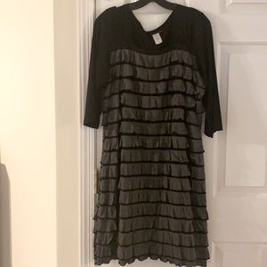 Beautiful Black & Gray Dress Detailed with ruffle